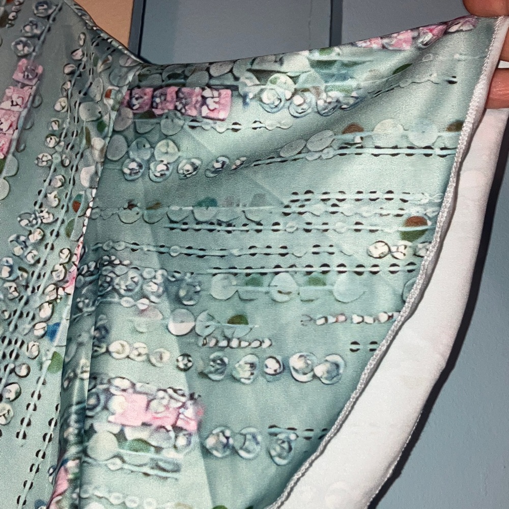 Floral Patterned Tunic Top - Picture 3 of 7